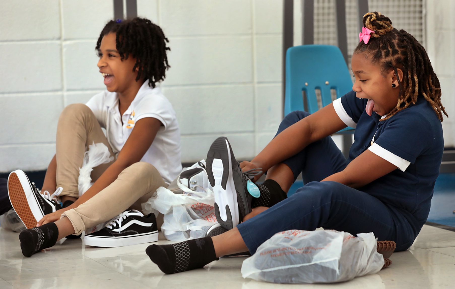 NFL's Desir gives back to St. Louis, one pair of shoes at a time